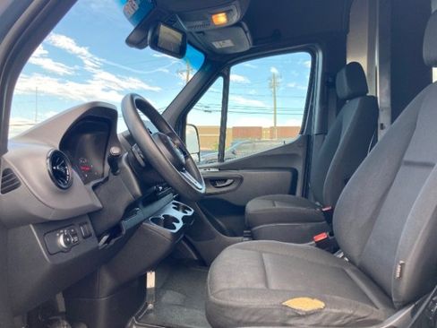 Used 2019 Mercedes-Benz Sprinter 144 image 10