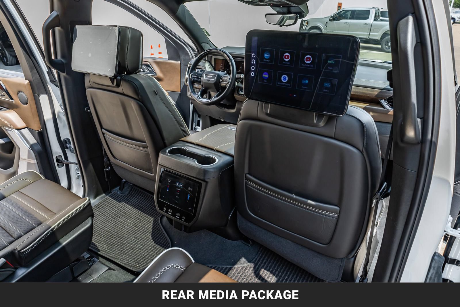 Used 2025 GMC Yukon Denali Ultimate AWD/4WD image 33