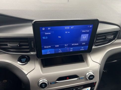 Used 2024 Ford Explorer XLT w/ Equipment Group 202A AWD/4WD image 19