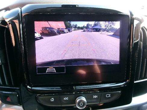 Used 2021 Chevrolet Traverse LT FWD image 28
