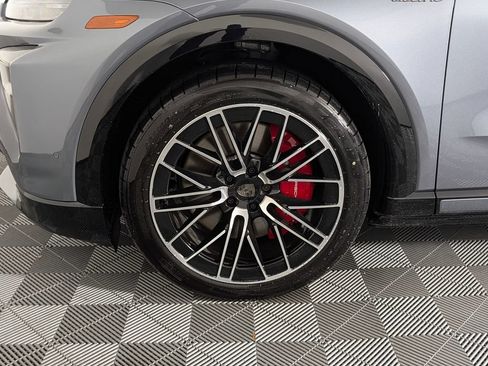 New 2026 Porsche Cayenne Turbo AWD/4WD image 11