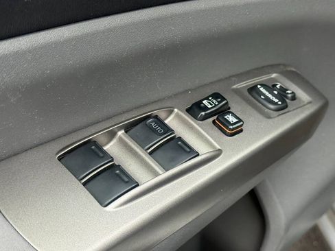 Used 2008 Toyota Prius Touring FWD image 16
