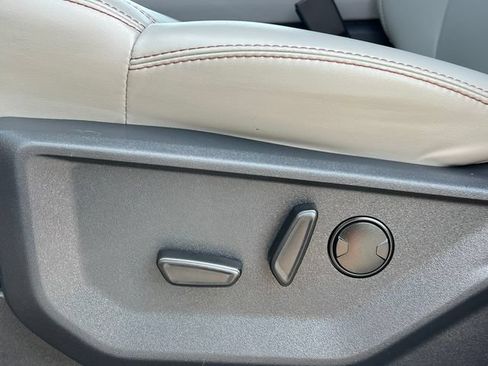 Certified 2025 Ford Expedition Active AWD/4WD image 12