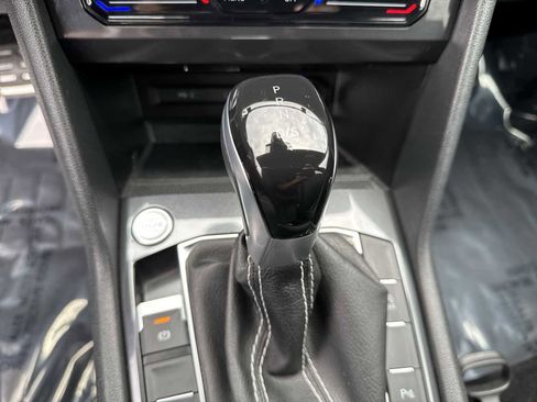 Certified 2024 Volkswagen Tiguan SE R-Line FWD image 30