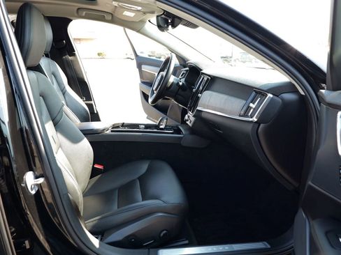 Used 2023 Volvo S90 B6 Plus image 24