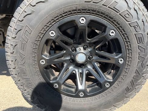 Used 2021 Jeep Gladiator Rubicon w/ LED Lighting Group AWD/4WD image 26