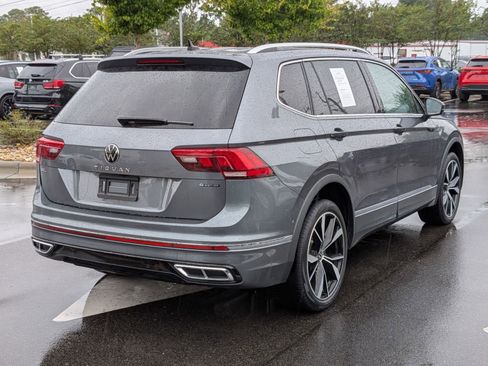 Used 2022 Volkswagen Tiguan SEL R-Line image 3