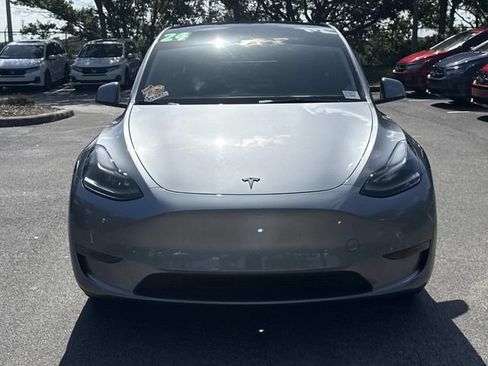 Used 2024 Tesla Model Y Long Range AWD/4WD image 9
