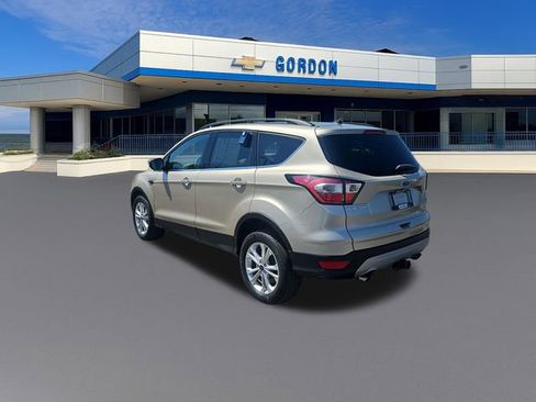 Used 2017 Ford Escape SE w/ Equipment Group 201A AWD/4WD image 3