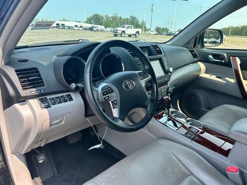Used 2012 Toyota Highlander Limited AWD/4WD image 9