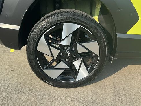 Certified 2024 Hyundai Kona Limited AWD/4WD image 17