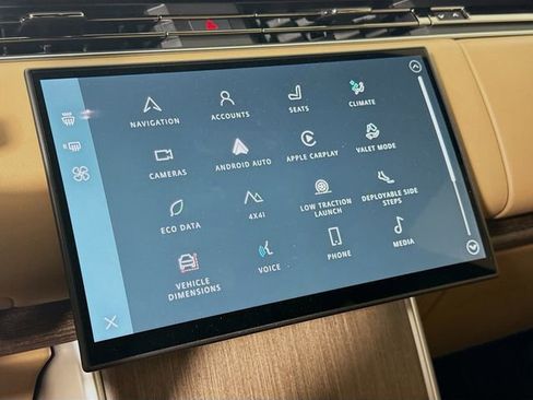 Used 2025 Land Rover Range Rover Long Wheelbase SE image 15