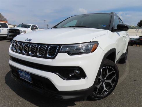 Used 2025 Jeep Compass Limited AWD/4WD image 1