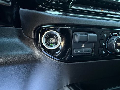 Used 2024 Chevrolet Silverado 2500 ZR2 w/ Technology Package image 55