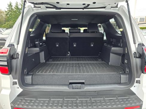 Certified 2025 Toyota 4Runner TRD Off-Road image 28