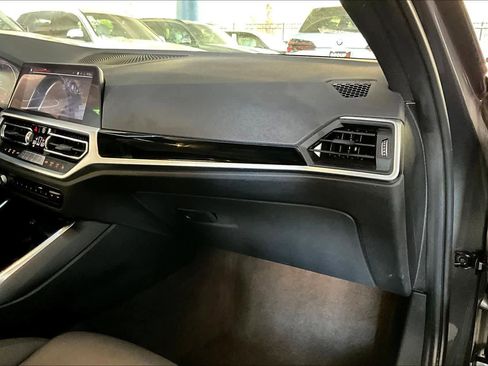 Used 2019 BMW 330i Sedan w/ Convenience Package image 18