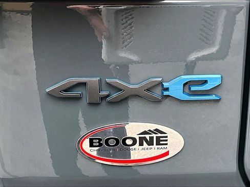 Used 2025 Jeep Wrangler Unlimited Rubicon 4xe image 9