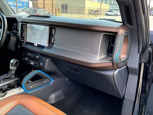 Certified 2023 Ford Bronco Outer Banks w/ Sasquatch Package AWD/4WD image 15