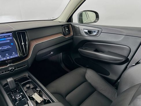 Used 2023 Volvo XC60 B5 Plus AWD/4WD image 23
