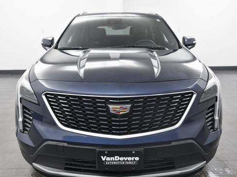 Used 2019 Cadillac XT4 Premium Luxury image 2