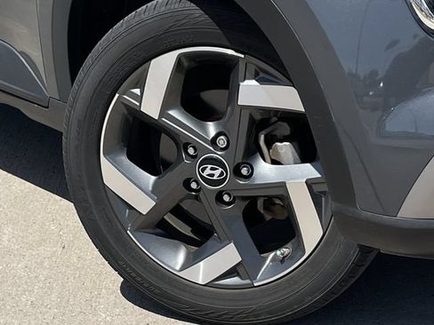 Used 2024 Hyundai Venue SEL FWD image 8