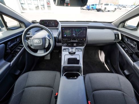 Used 2025 Toyota bZ4X AWD image 33