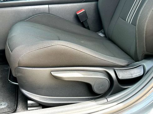 Used 2025 Hyundai Elantra Sport FWD image 15