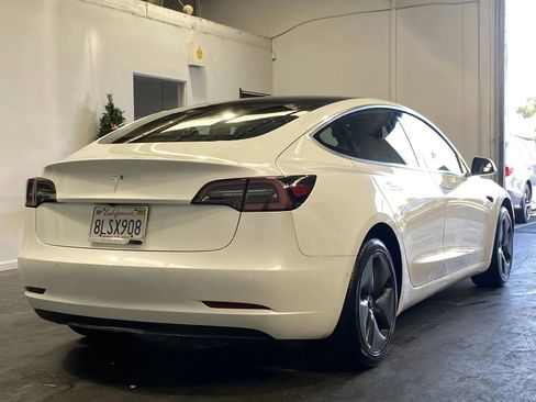 Used 2019 Tesla Model 3 Standard Range Plus image 4