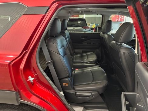 Used 2023 Nissan Pathfinder SL w/ SL Premium Package AWD/4WD image 17