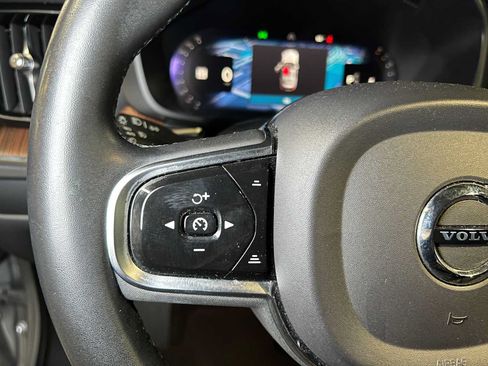 Used 2023 Volvo XC60 B5 Ultimate AWD/4WD image 30