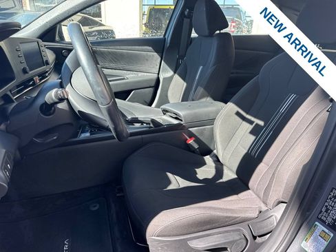 Used 2025 Hyundai Elantra Sport FWD image 16