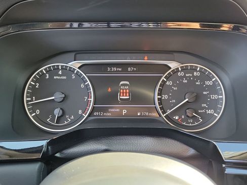 Used 2025 Nissan Pathfinder SV image 7