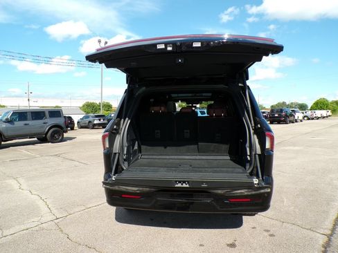 Used 2025 Lincoln Navigator Reserve AWD/4WD image 10