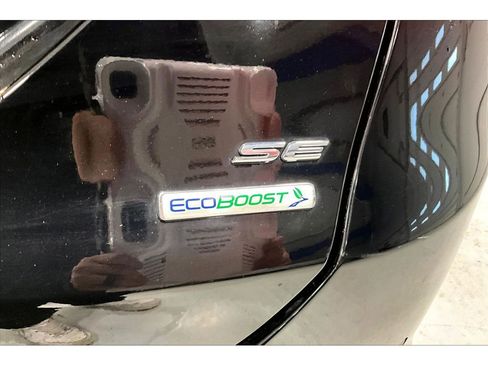 Used 2018 Ford Fusion SE w/ Fusion SE Technology Package image 9