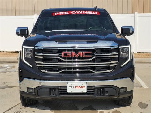 Used 2023 GMC Sierra 1500 SLT image 2