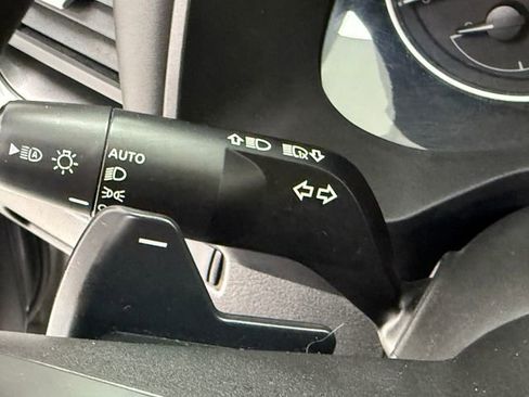 Used 2024 Nissan Rogue SV FWD image 14