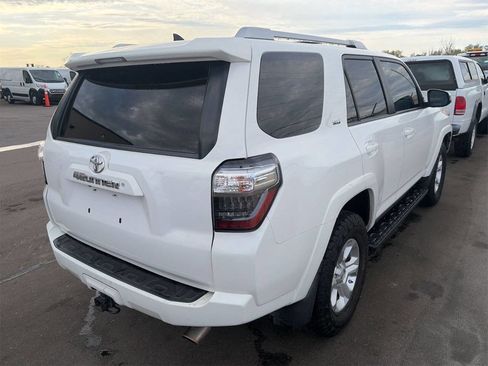 Used 2015 Toyota 4Runner SR5 Premium image 2