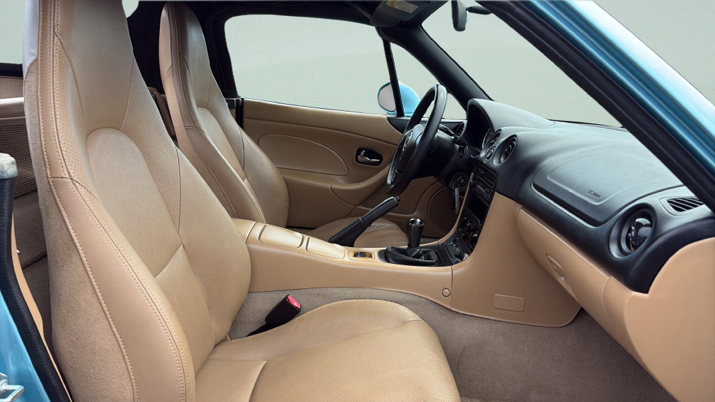 Used 2001 MAZDA MX-5 Miata RWD image 18