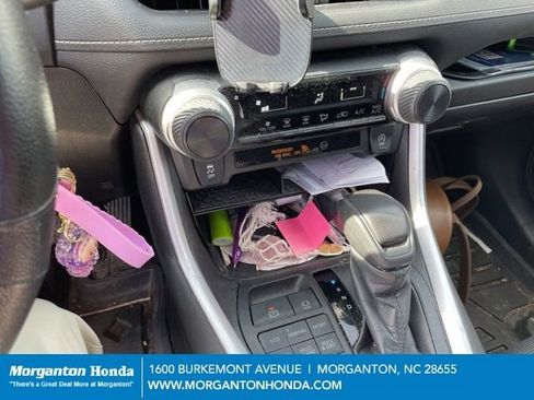 Used 2022 Toyota RAV4 LE image 11