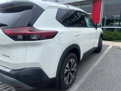 Used 2021 Nissan Rogue SV w/ Premium Package AWD/4WD image 2