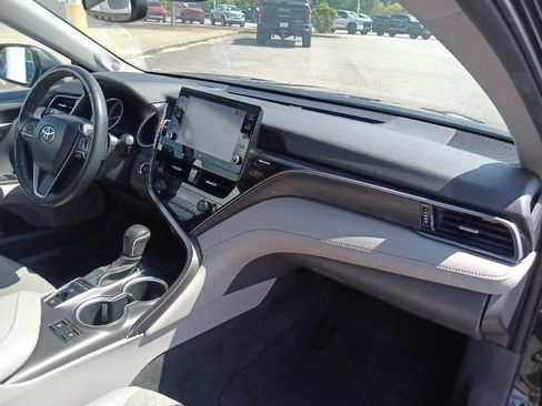 Used 2023 Toyota Camry XLE w/ Navigation Package FWD image 33
