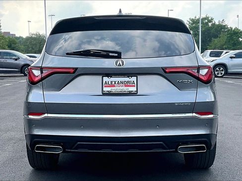 Used 2023 Acura MDX SH-AWD w/ Technology Package image 4