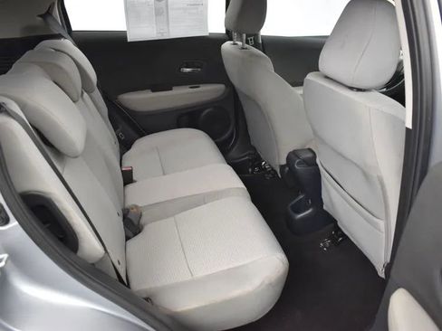 Used 2021 Honda HR-V LX image 17