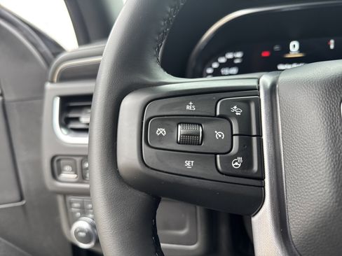 Used 2023 GMC Yukon SLT w/ SLT Premium Package image 20