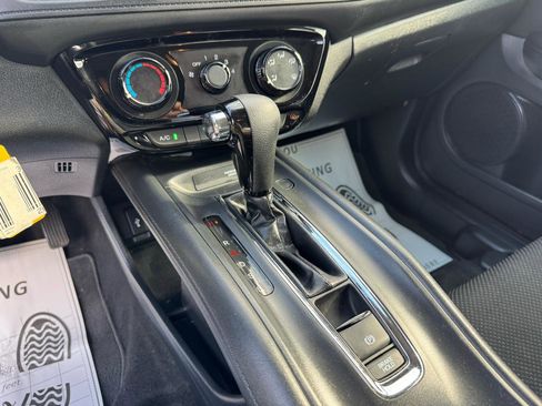 Used 2016 Honda HR-V LX image 34