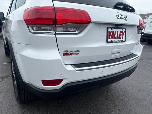 Used 2017 Jeep Grand Cherokee Limited AWD/4WD image 18