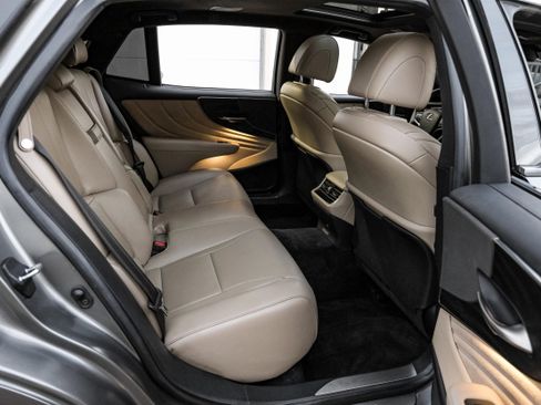 Used 2021 Lexus LS 500 w/ Accessory Package (Z1) image 40