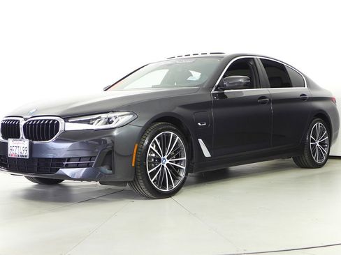 Certified 2023 BMW 530e w/ Convenience Package image 2