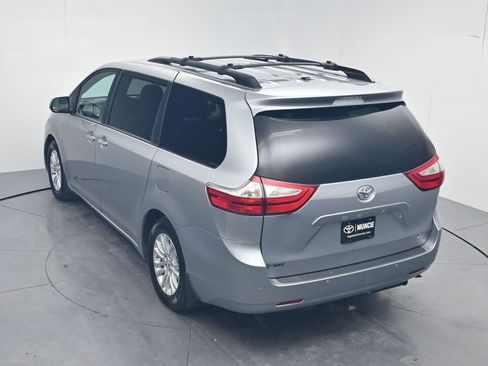 Used 2015 Toyota Sienna XLE image 57