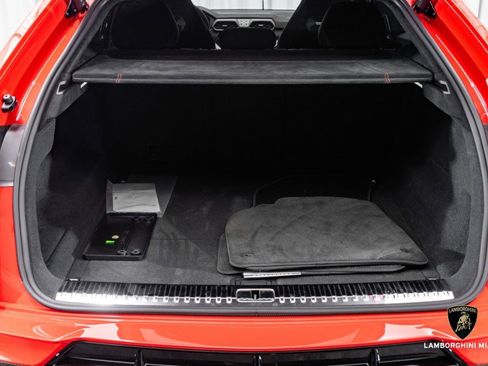 Used 2023 Lamborghini Urus Performante image 21